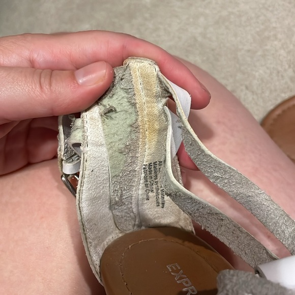 VINTAGE Express gladiator kitten heeled sandals. Size 6. - Picture 5 of 6